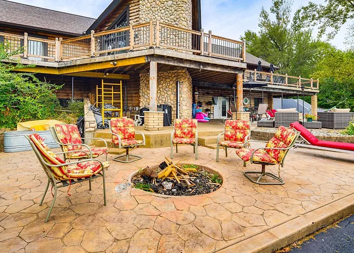 Fox River Luxury Estate: Pool, Sauna & Eagle Views * Ottawa