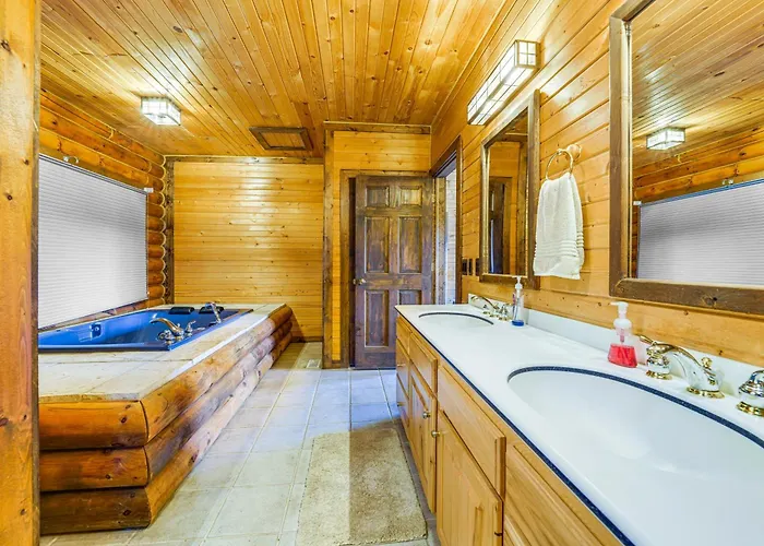 Hébergement de vacances Fox River Luxury Estate: Pool, Sauna & Eagle Views *