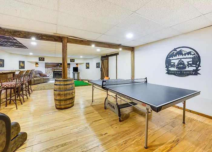 Fox River Luxury Estate: Pool, Sauna & Eagle Views Hébergement de vacances